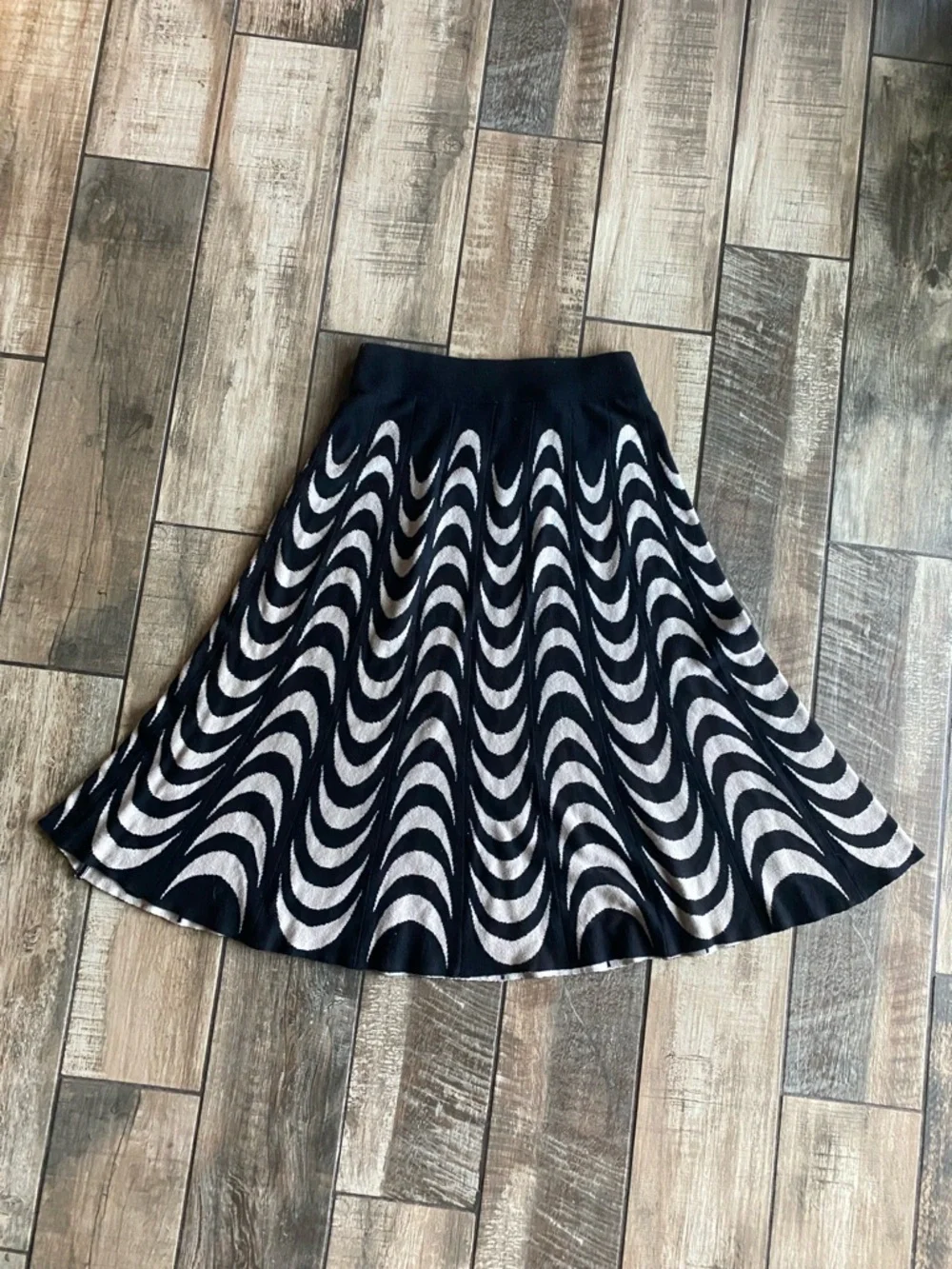 Serengeti Black and Cream Wave-Print A-Line Skirt - Picture 9 of 9